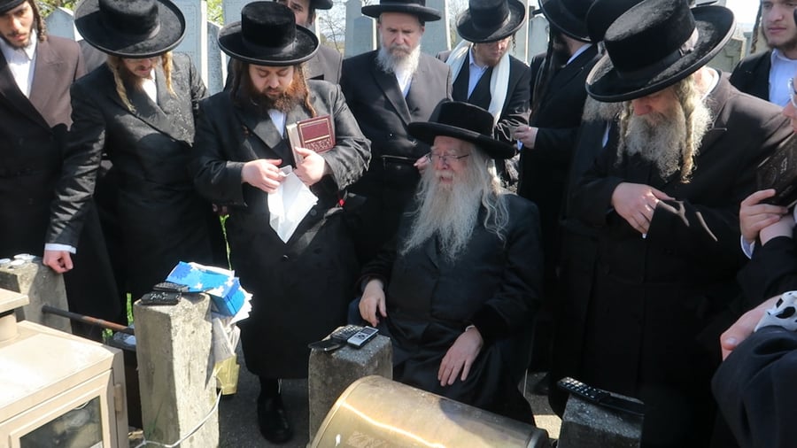 האדמו"ר מניקלשבורג במסע הקודש לצ'כיה