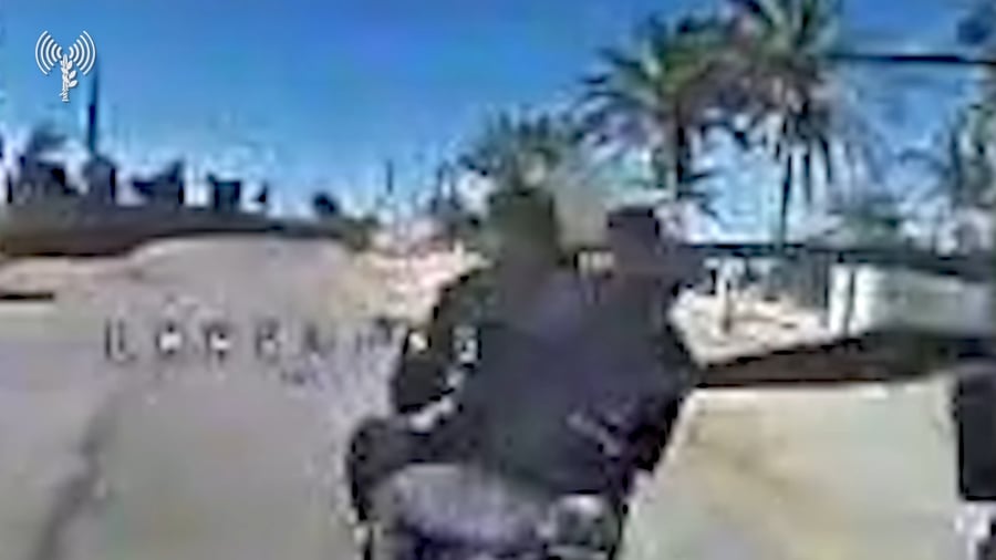 תיעוד באמצעות רחפן חמוש של חיסול מחבלים בעת שניסו להימלט על אופנוע