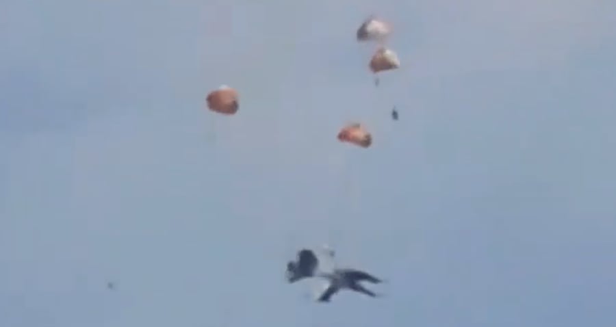 המטוסים מתרסקים