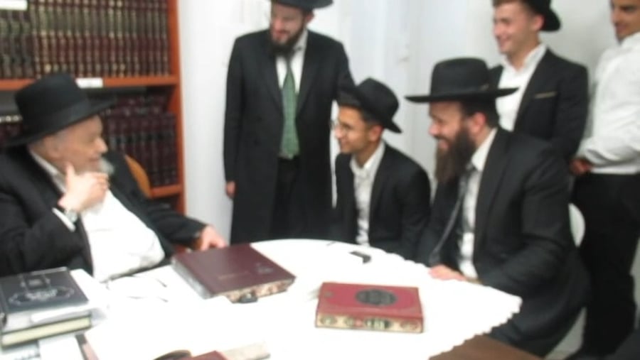 הבחור ורבו אצל ראש הישיבה | צפו