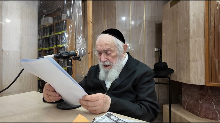 הגר"י זילברשטיין בשיעורו לרופאים