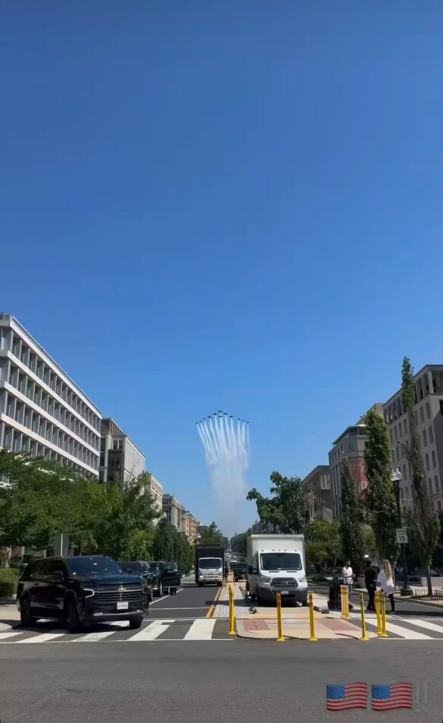 חיל האוויר האמריקאי ת'אנדרבירדס וחיל הים הכחול מלאכים של ארה"ב מתאמנים הבוקר במטס לפני אירוע UFC Freedom 250