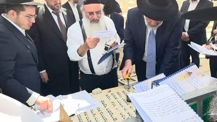 הדלקת הנר על ציונו של רבי יהודה דרעי