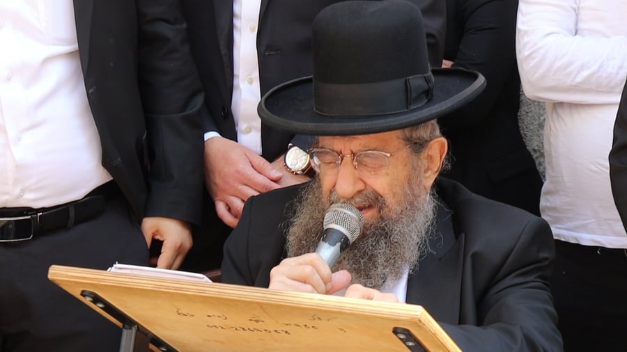 הגר"מ בן שמעון מספיד בהלוויה