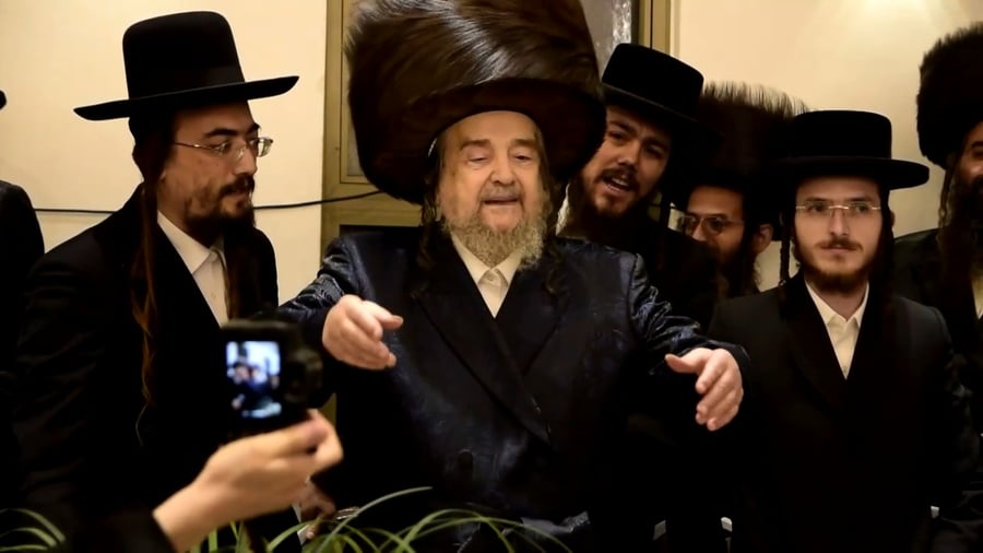 שמחת אירוסי נינת הגרי"מ שכטר