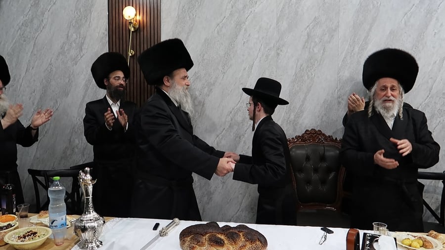 שמחת אירוסי נכדת האדמו"ר מאשלג בני היכלא