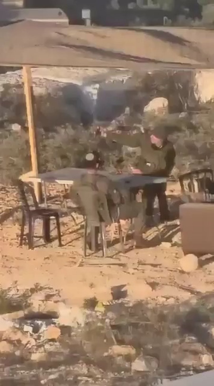 המתיישבים שהטילו מצור על הכפר