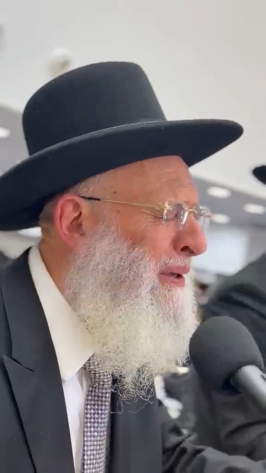 הגר"ר אלבז בקבלת עול מלכות שמים