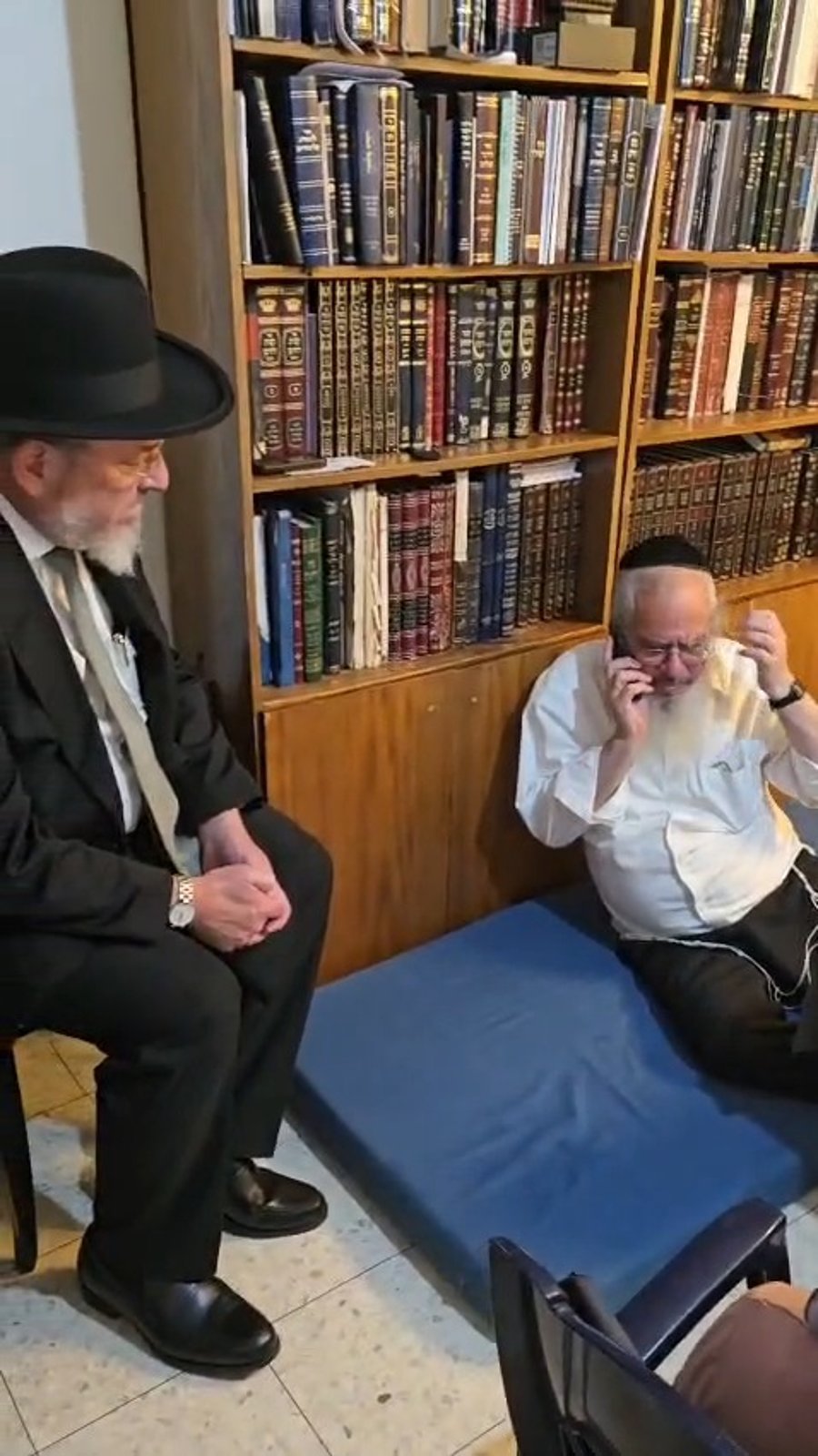 ניחום אבלים אצל רבי אליהו מאיר פייבלזון