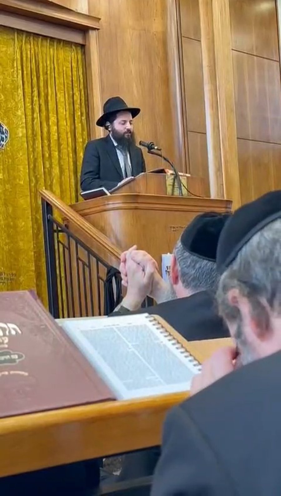 רבי יוסף חיים שניאור קוטלר במסירת השיעור הראשון