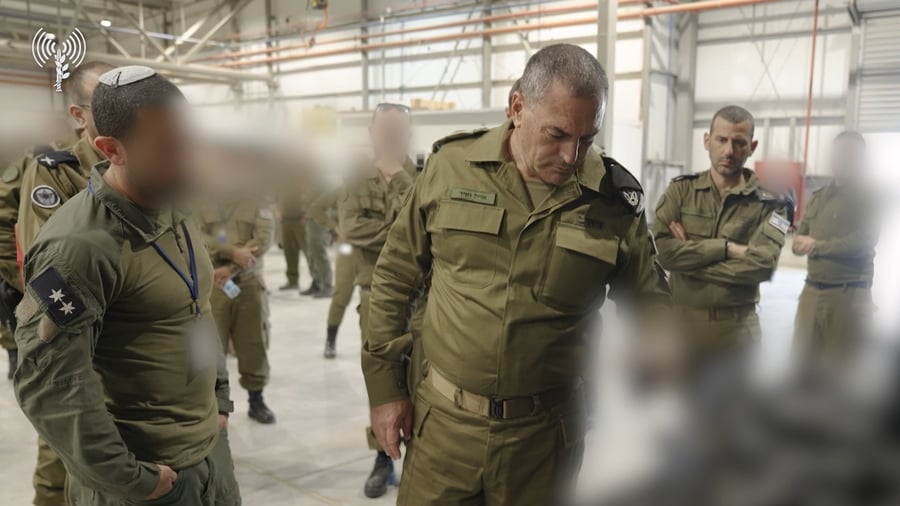 הרמטכ"ל, רב-אלוף אייל זמיר, בבסיס פלמחים