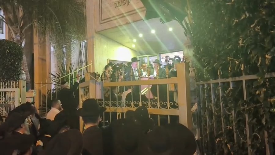 בנו של הרב מאיר פדידה מספיד בלוויה