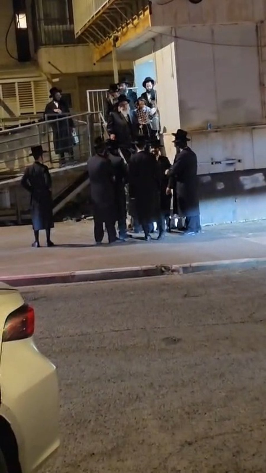האדמו"ר מויז'ניץ מונסי בביקור אצל הגר"ז ארנסטר