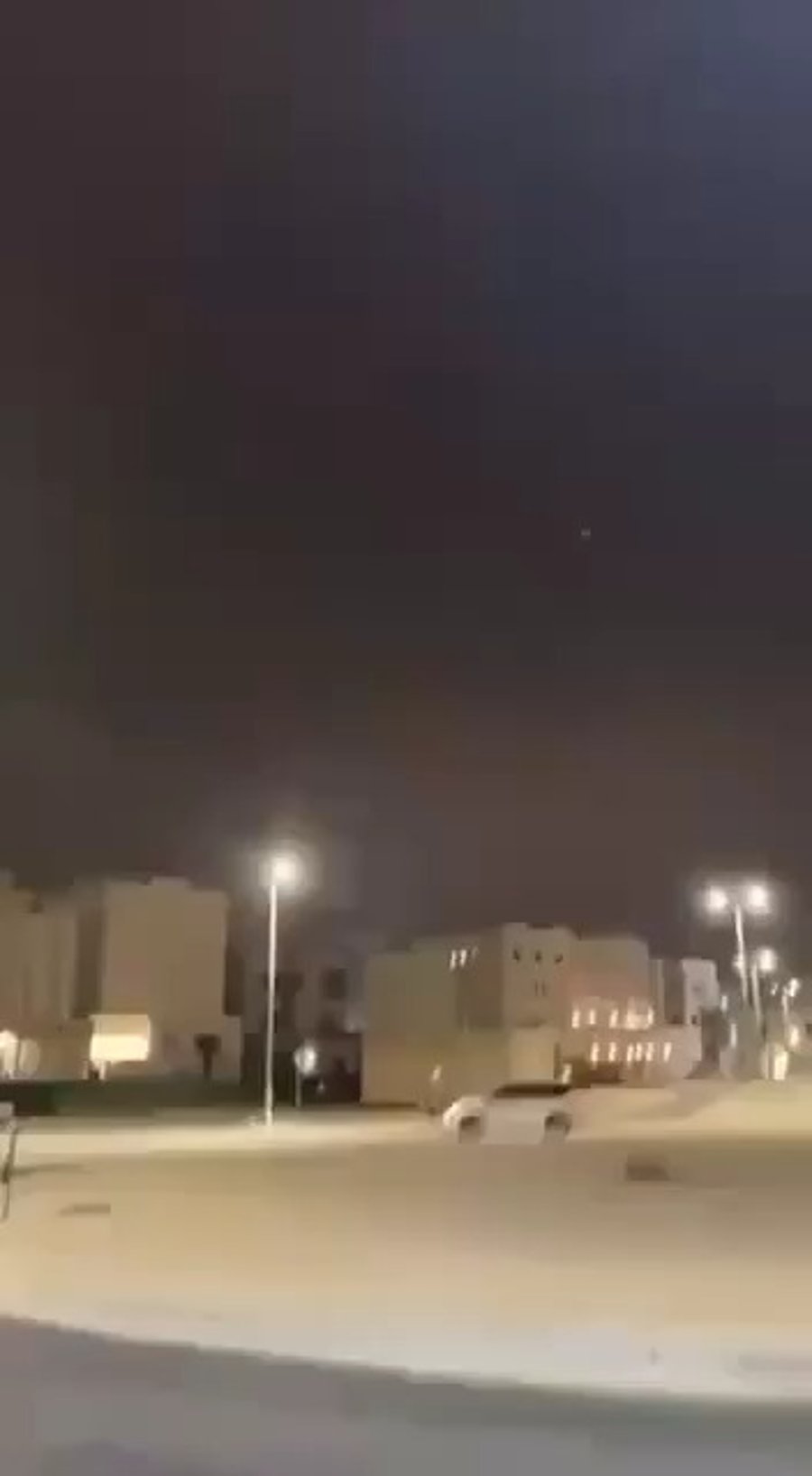 אש בסעודיה: החות'ים תקפו ערים ומתקני אנרגיה - 73 נפצעו