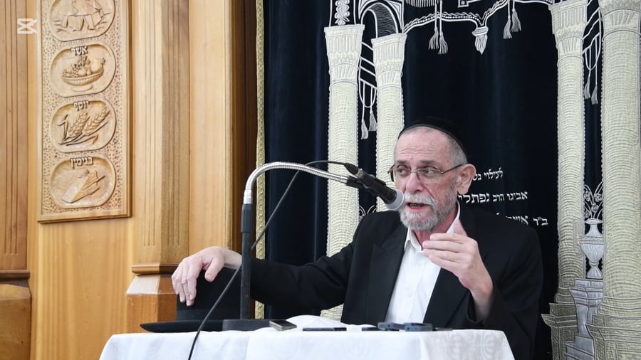 הגרי"ב שרייבר במסירת השיחות