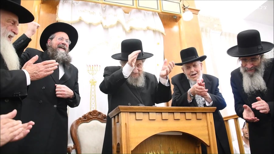 ראש הישיבה הגאון רבי דוב לנדו שליט"א בישיבת מיר | צילום: שוקי לרר