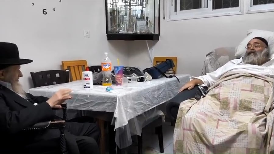 המשגיח הגאון רבי דן סגל שליט"א בביקור אצל הרה"ח ר' דוקי גרינוולד ז"ל