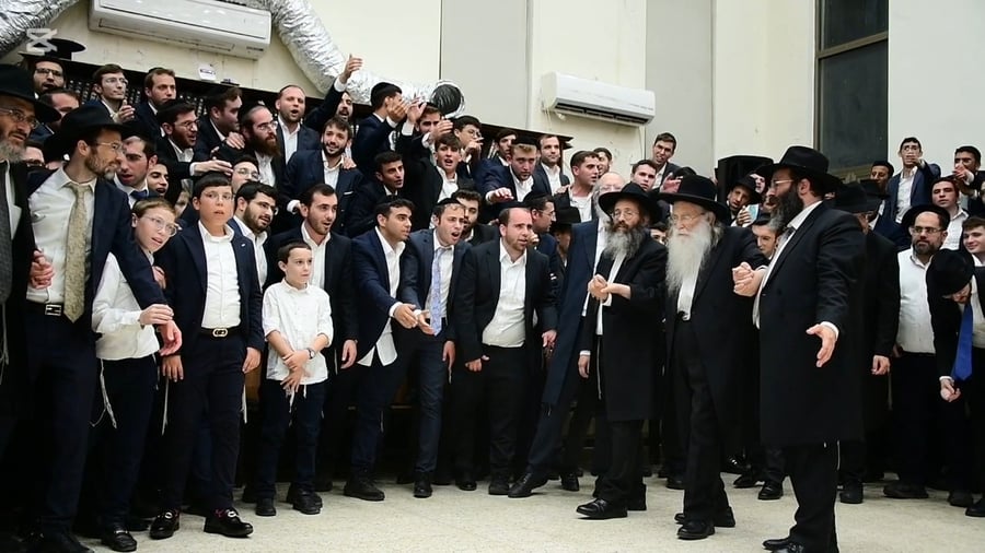 הגאון רבי צבי רוטברג שליט"א בשמחת בית השואבה | צילום: שוקי לרר