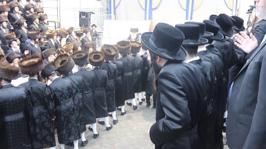 שמחת בית השואבה בחצר דושינסקיא