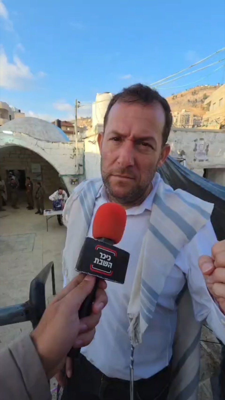 תיעוד מהכניסה לקבר יוסף