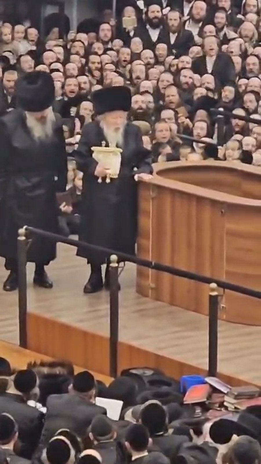 האדמו"ר מגור שליט"א בהקפות שניות