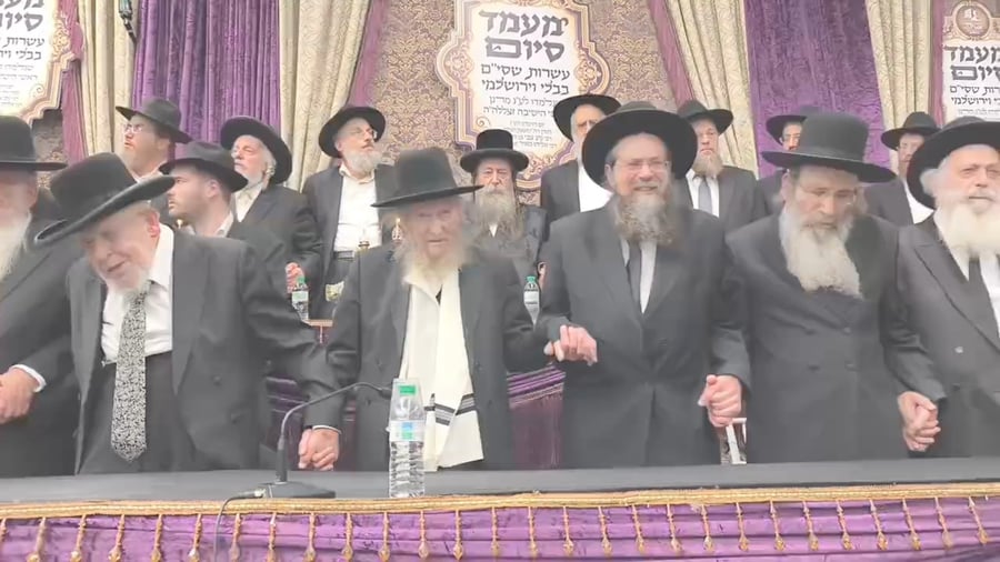 מעמד הסיומים השנתי בישיבת מיר | צילום: שוקי לרר