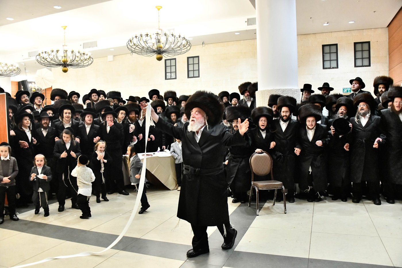 שמחת נישואי נכד הגה"צ רבי יצחק משה ארלנגר