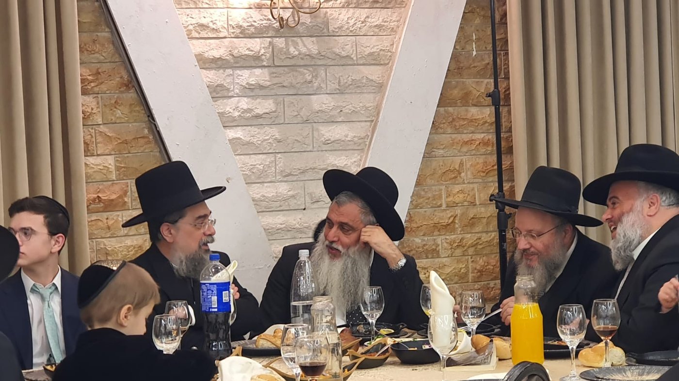 שמחת נישואי נכד הגר"א סאלים עם נכדת הגרש"י זעפראני