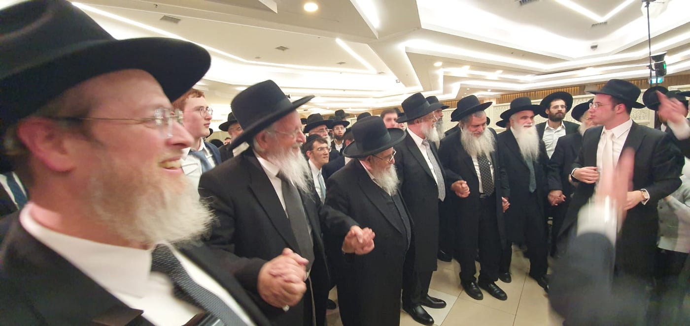שמחת נישואי נכד הגר"א סאלים עם נכדת הגרש"י זעפראני