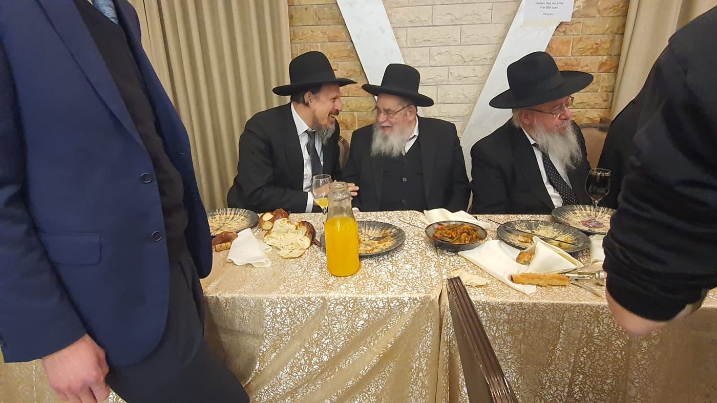 שמחת נישואי נכד הגר"א סאלים עם נכדת הגרש"י זעפראני