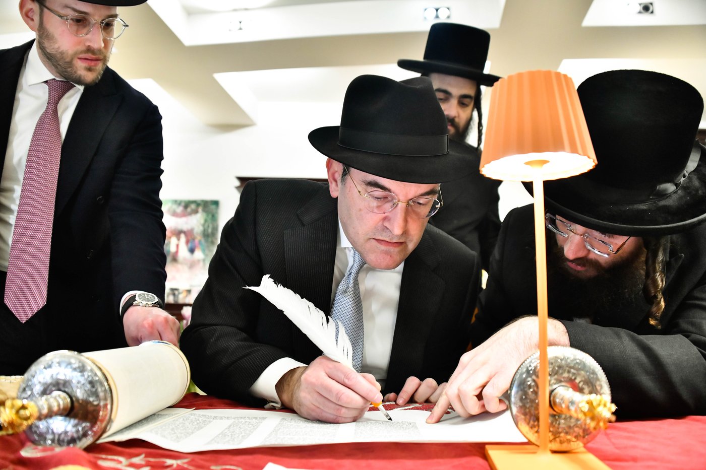 סיום כתיבת ספר תורה בסאדיגורה