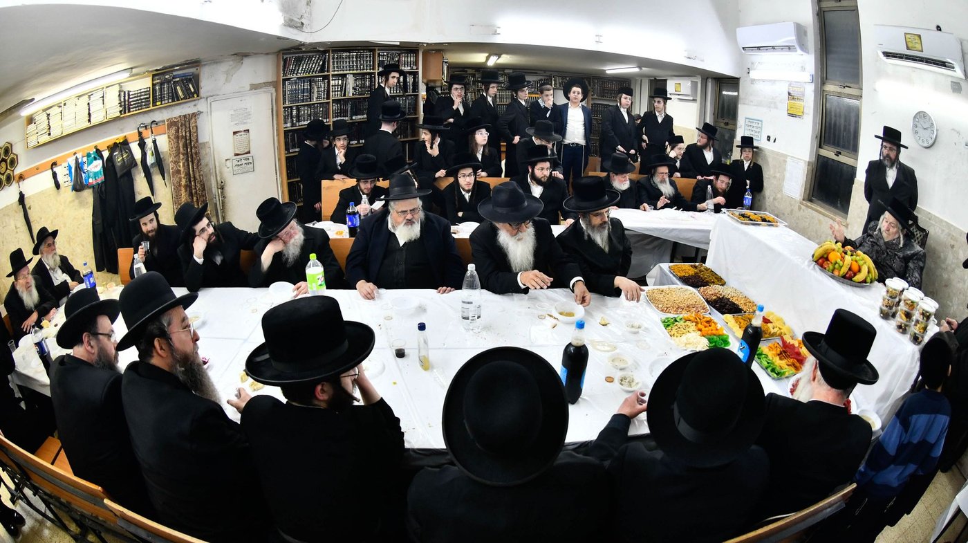 ט"ו בשבט בחצה"ק טעמשוואר