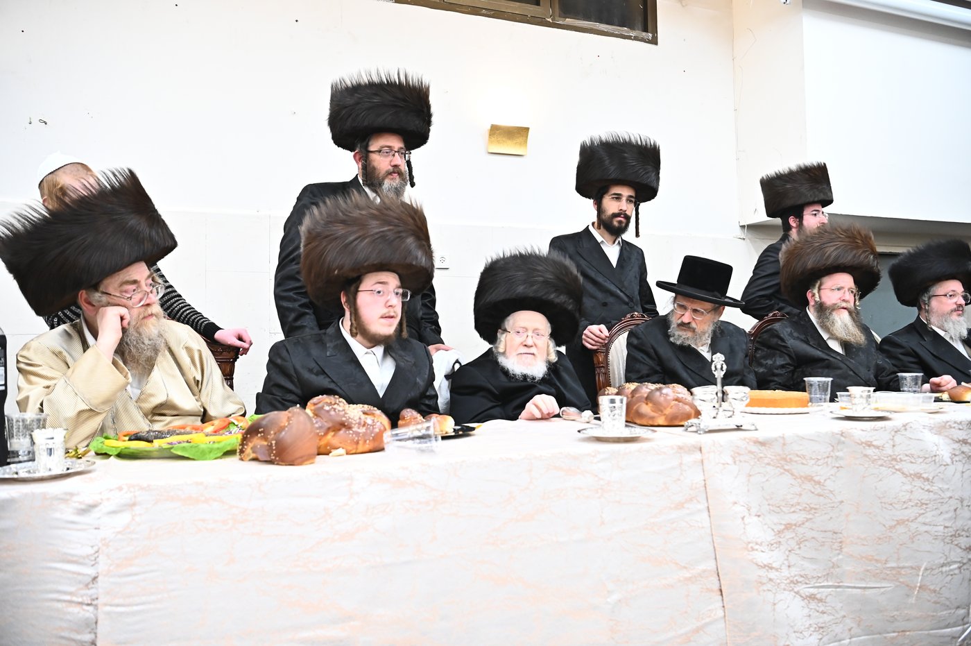 שמחת השבע ברכות בחצה"ק קרעטשניף - תולדות אהרן - קאסוב ויז'ניץ