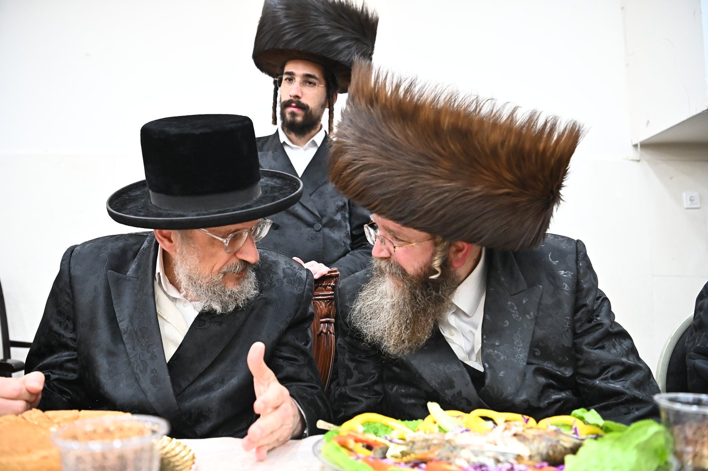 שמחת השבע ברכות בחצה"ק קרעטשניף - תולדות אהרן - קאסוב ויז'ניץ
