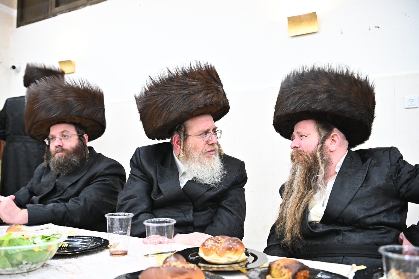 שמחת השבע ברכות בחצה"ק קרעטשניף - תולדות אהרן - קאסוב ויז'ניץ