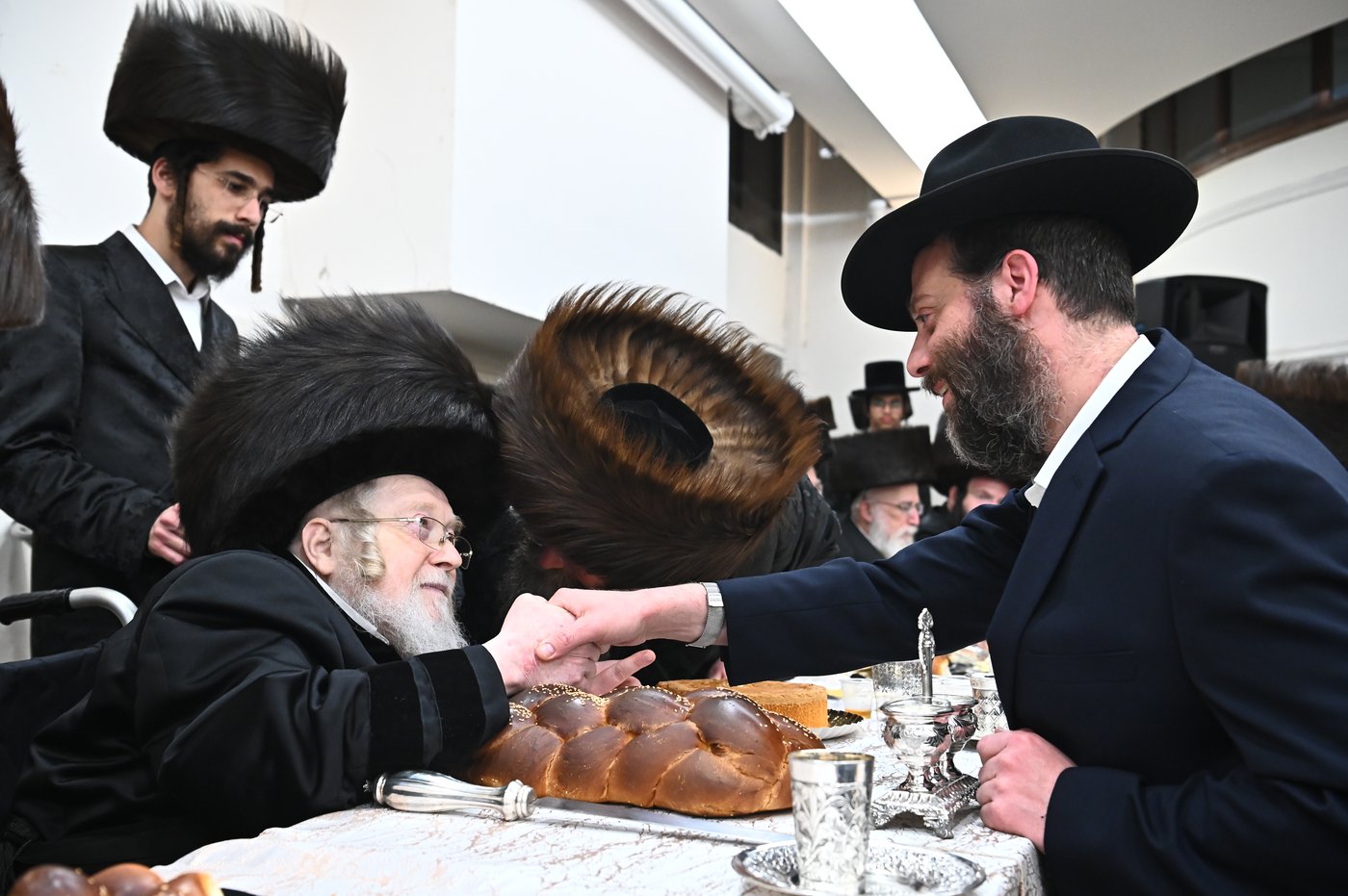 שמחת השבע ברכות בחצה"ק קרעטשניף - תולדות אהרן - קאסוב ויז'ניץ