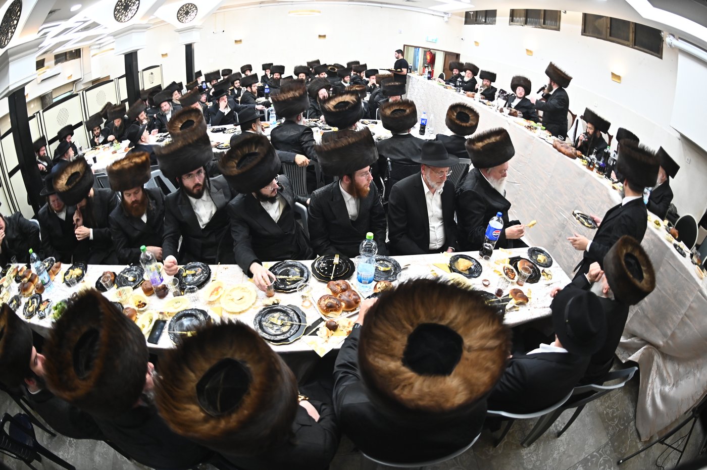 שמחת השבע ברכות בחצה"ק קרעטשניף - תולדות אהרן - קאסוב ויז'ניץ