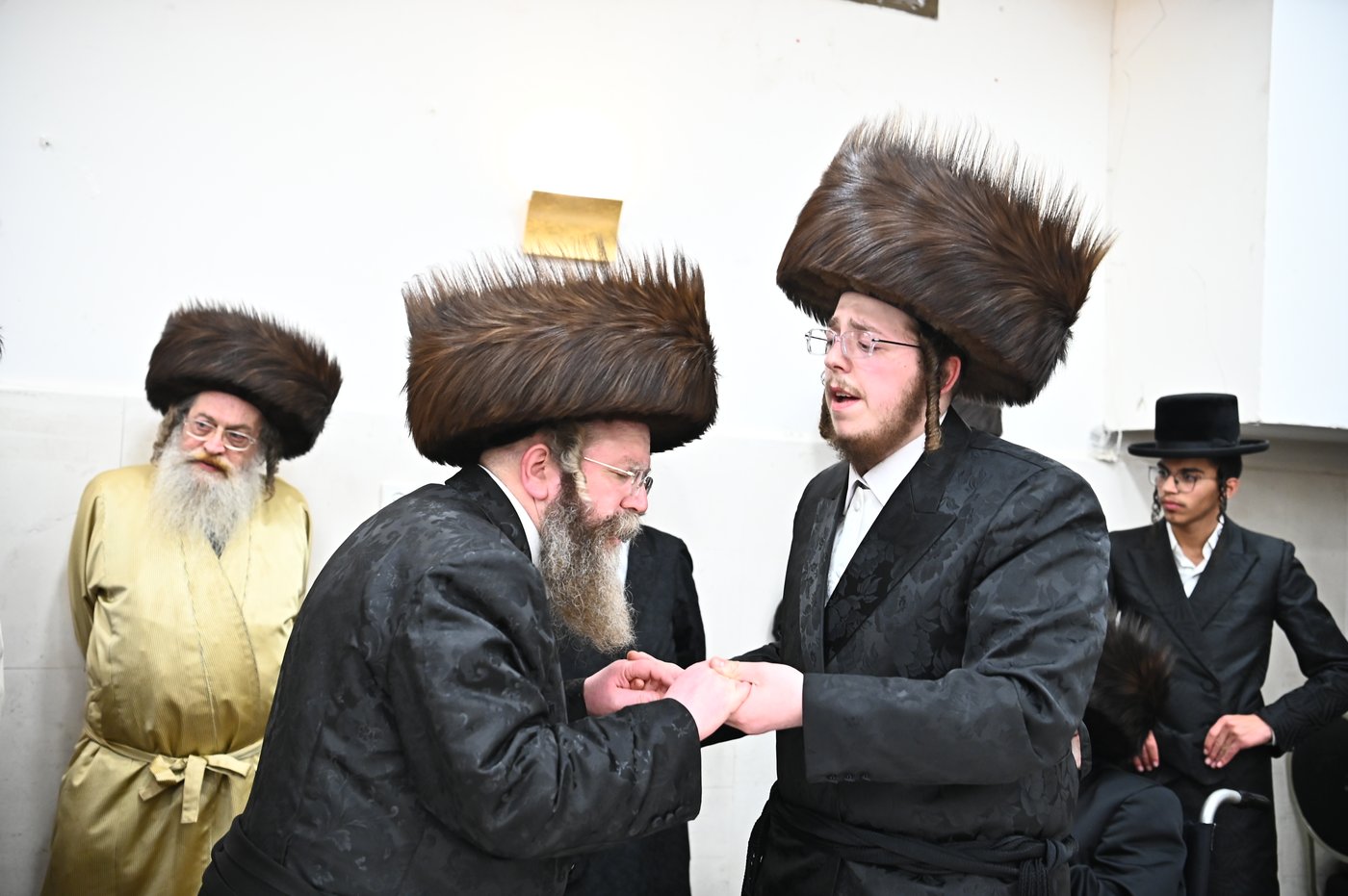 שמחת השבע ברכות בחצה"ק קרעטשניף - תולדות אהרן - קאסוב ויז'ניץ