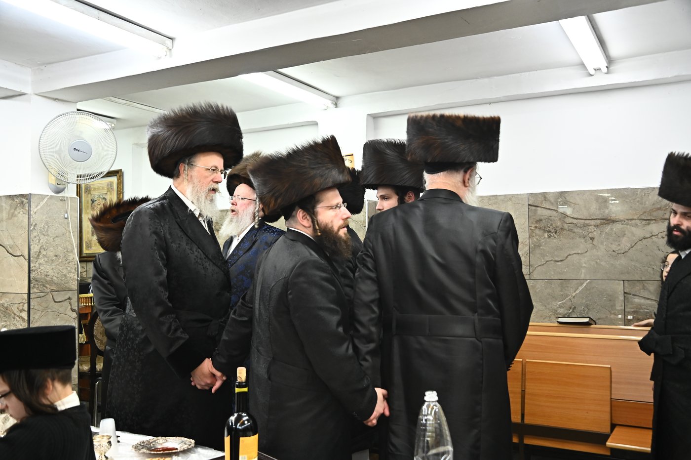 האדמו"ר מביאלה לונדון שבת אצל האדמו"ר מביאלה ישרי לב