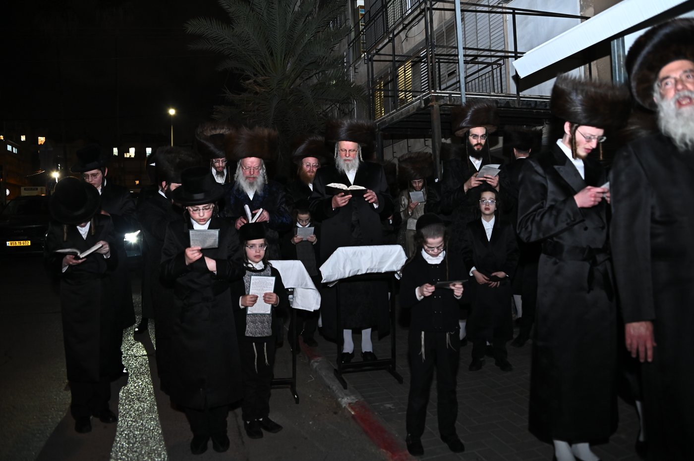 האדמו"ר מביאלה לונדון שבת אצל האדמו"ר מביאלה ישרי לב