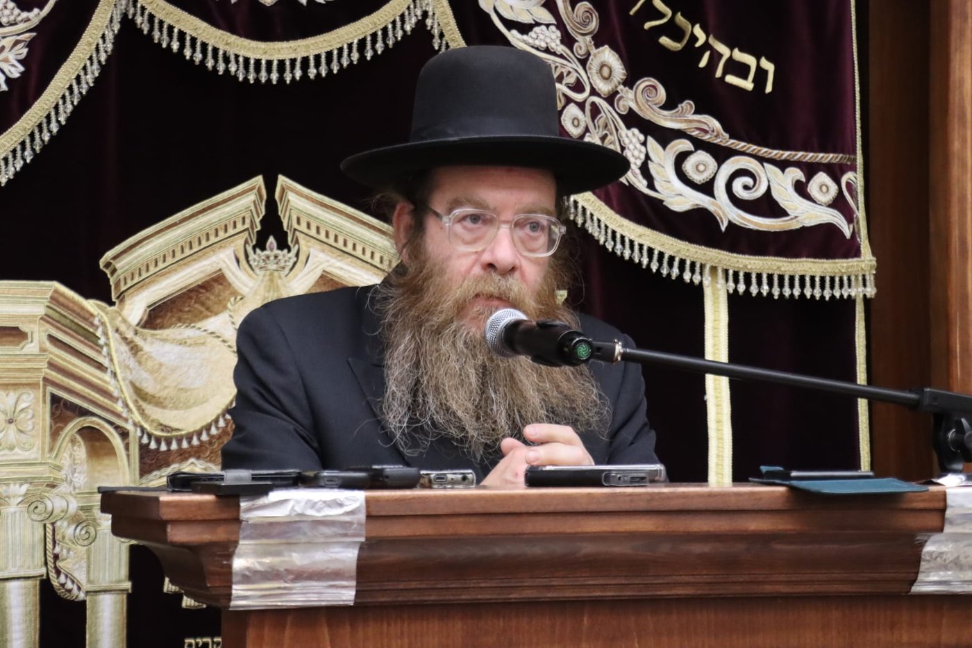 עצרת הספד על הגאון רבי זאב ברלין זצ"ל, בהיכל ישיבת 'גאון יעקב'