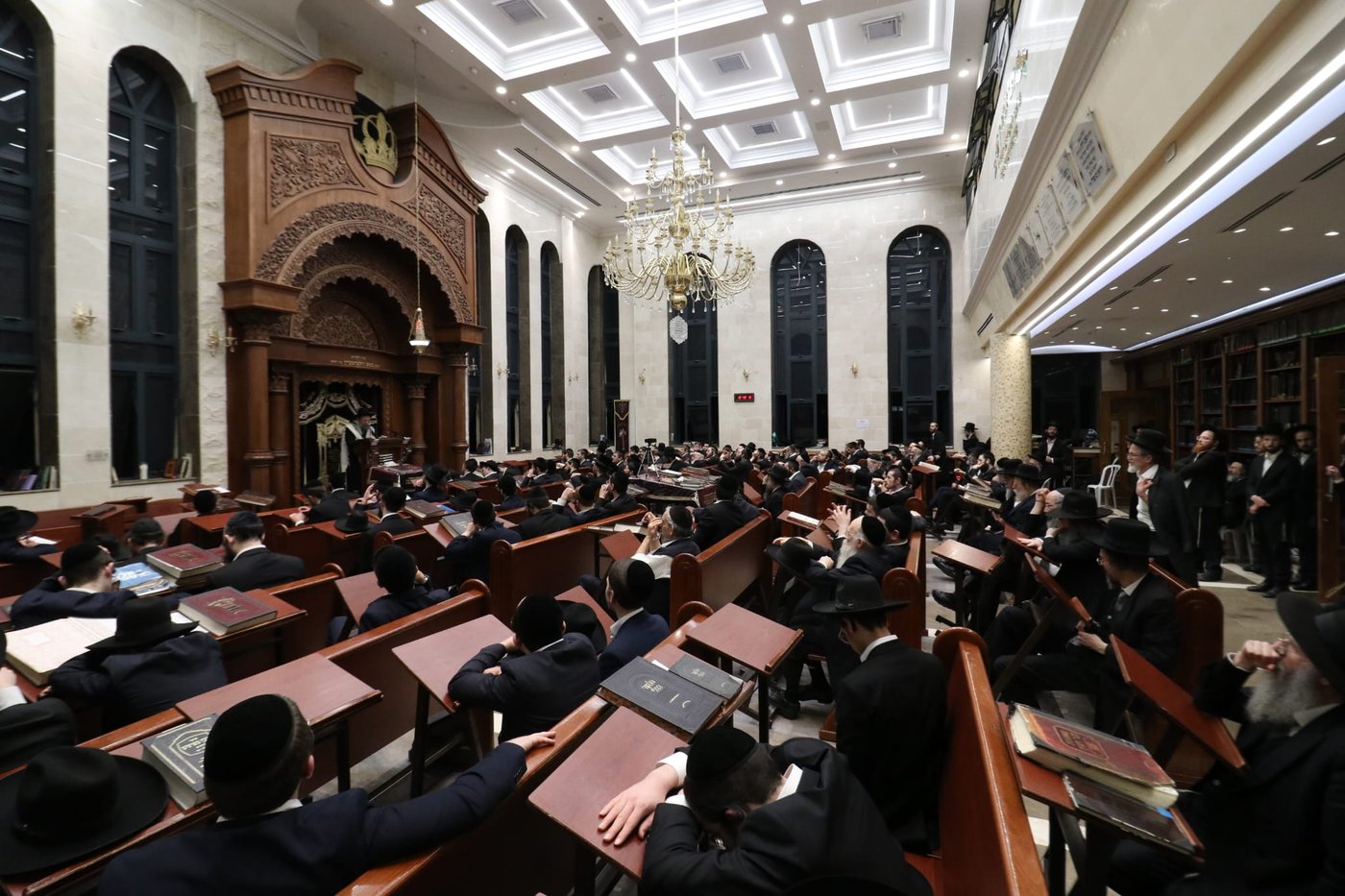 עצרת הספד על הגאון רבי זאב ברלין זצ"ל, בהיכל ישיבת 'גאון יעקב'