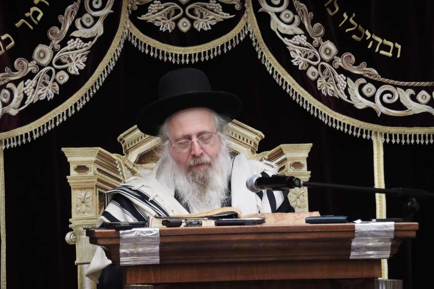 עצרת הספד על הגאון רבי זאב ברלין זצ"ל, בהיכל ישיבת 'גאון יעקב'
