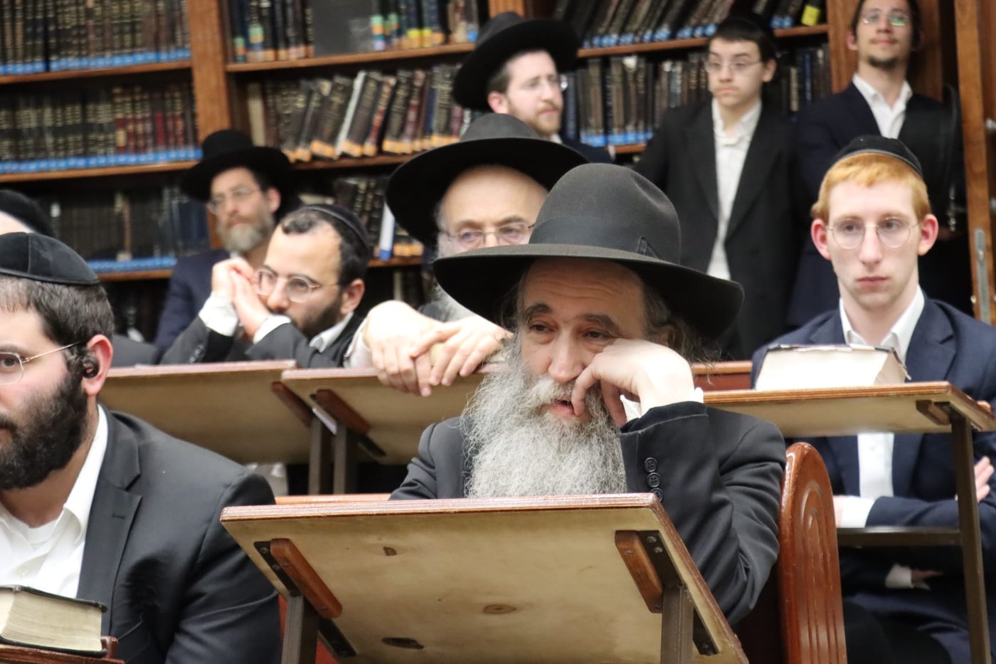 עצרת הספד על הגאון רבי זאב ברלין זצ"ל, בהיכל ישיבת 'גאון יעקב'