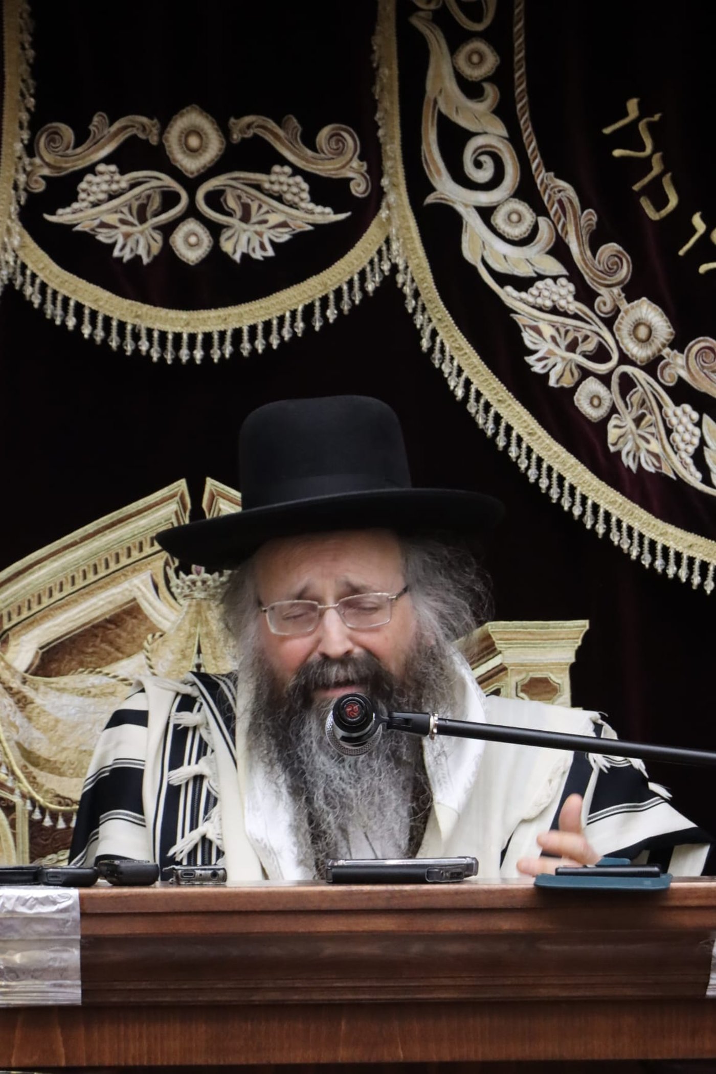 עצרת הספד על הגאון רבי זאב ברלין זצ"ל, בהיכל ישיבת 'גאון יעקב'