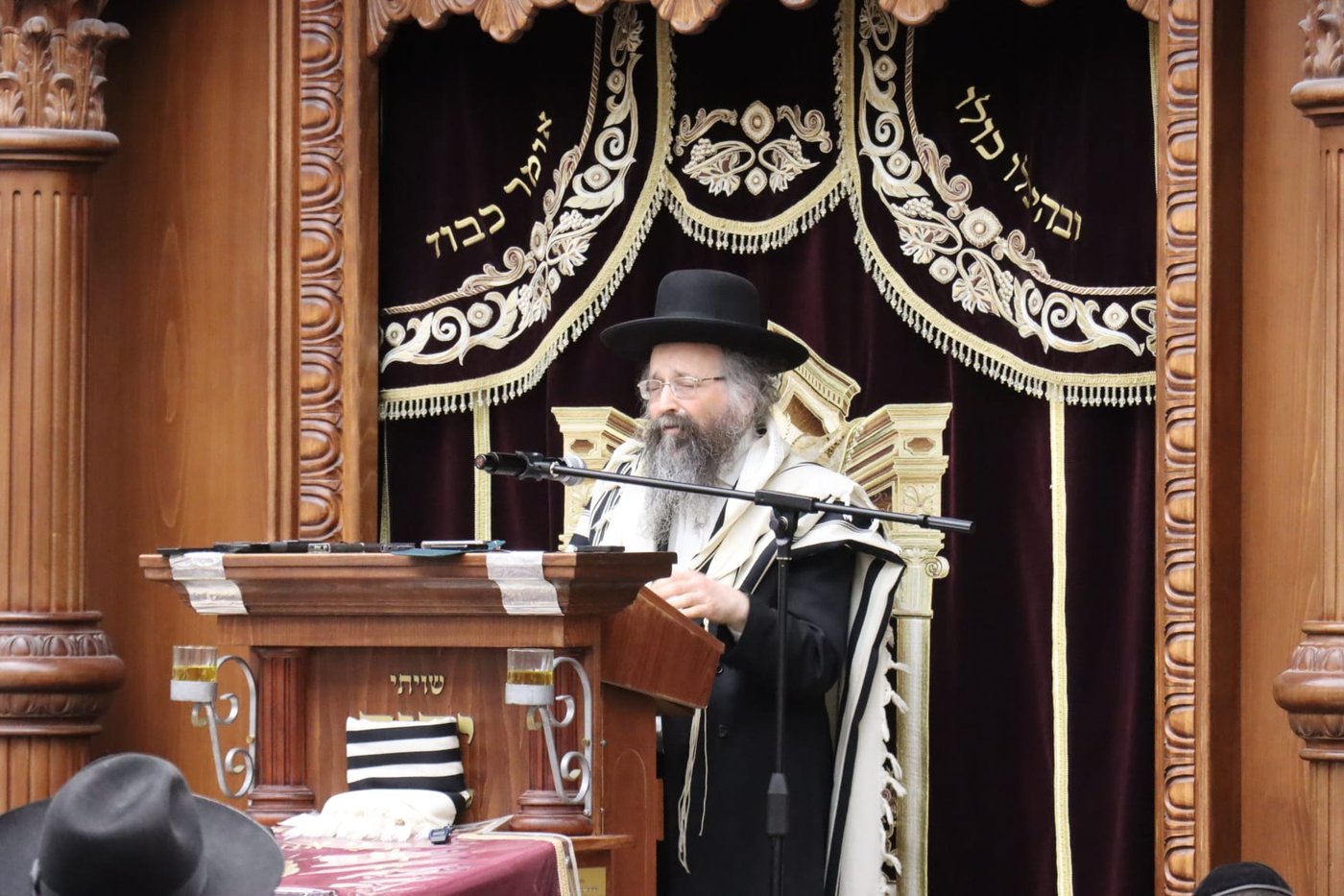 עצרת הספד על הגאון רבי זאב ברלין זצ"ל, בהיכל ישיבת 'גאון יעקב'