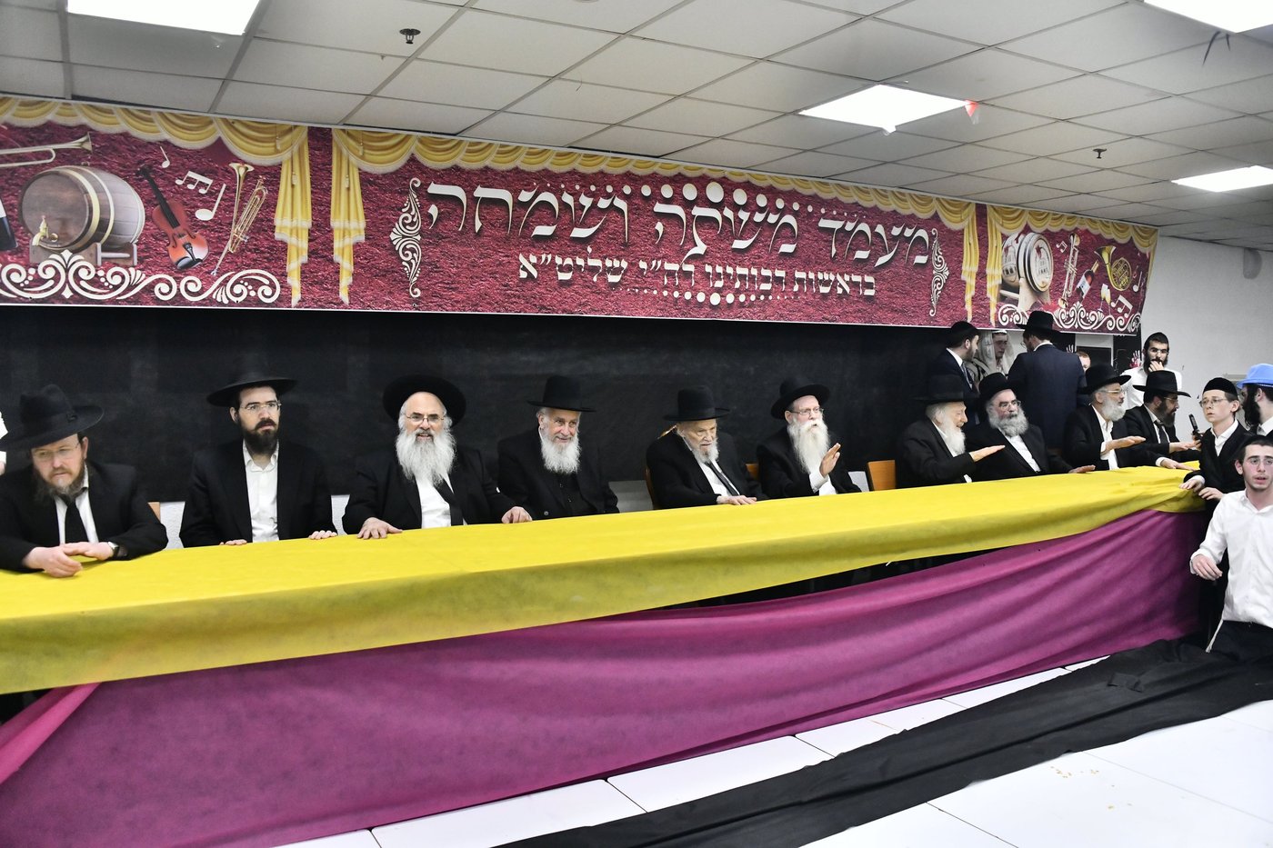 ליל פורים אצל הגאון רבי משה הלל הירש