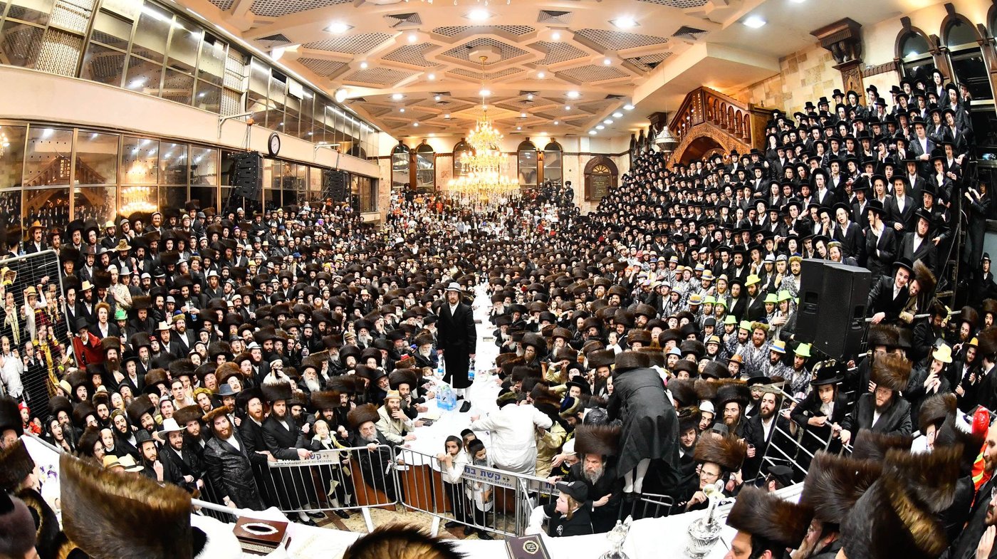 פורים בחצה"ק דושינסקיא