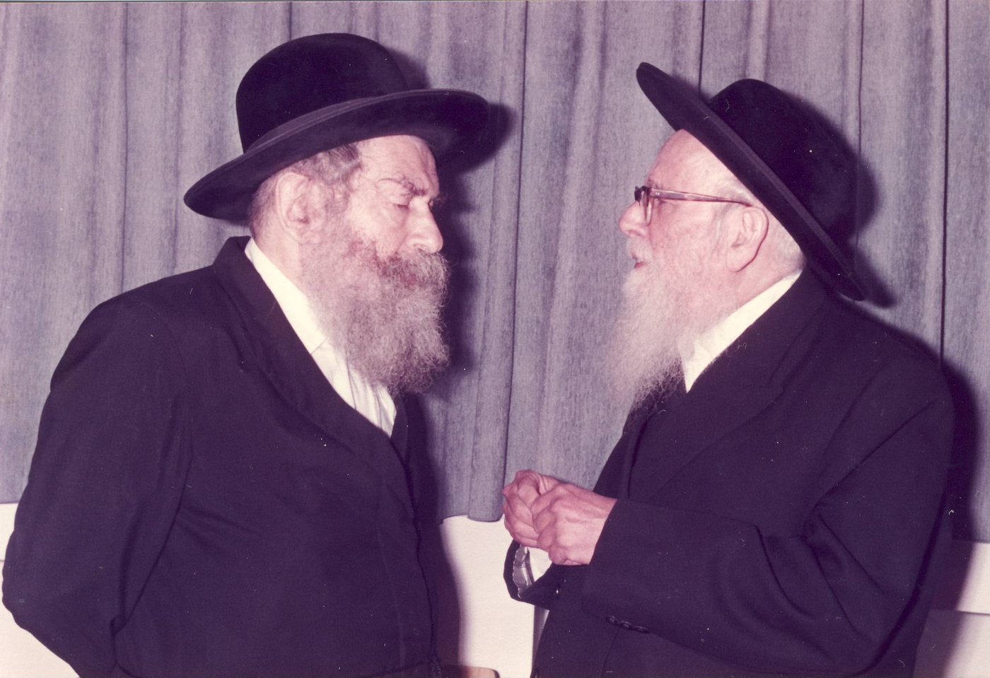  הגרש"ז אויערבך עם הרבי ה'פני מנחם'  זצ"ל