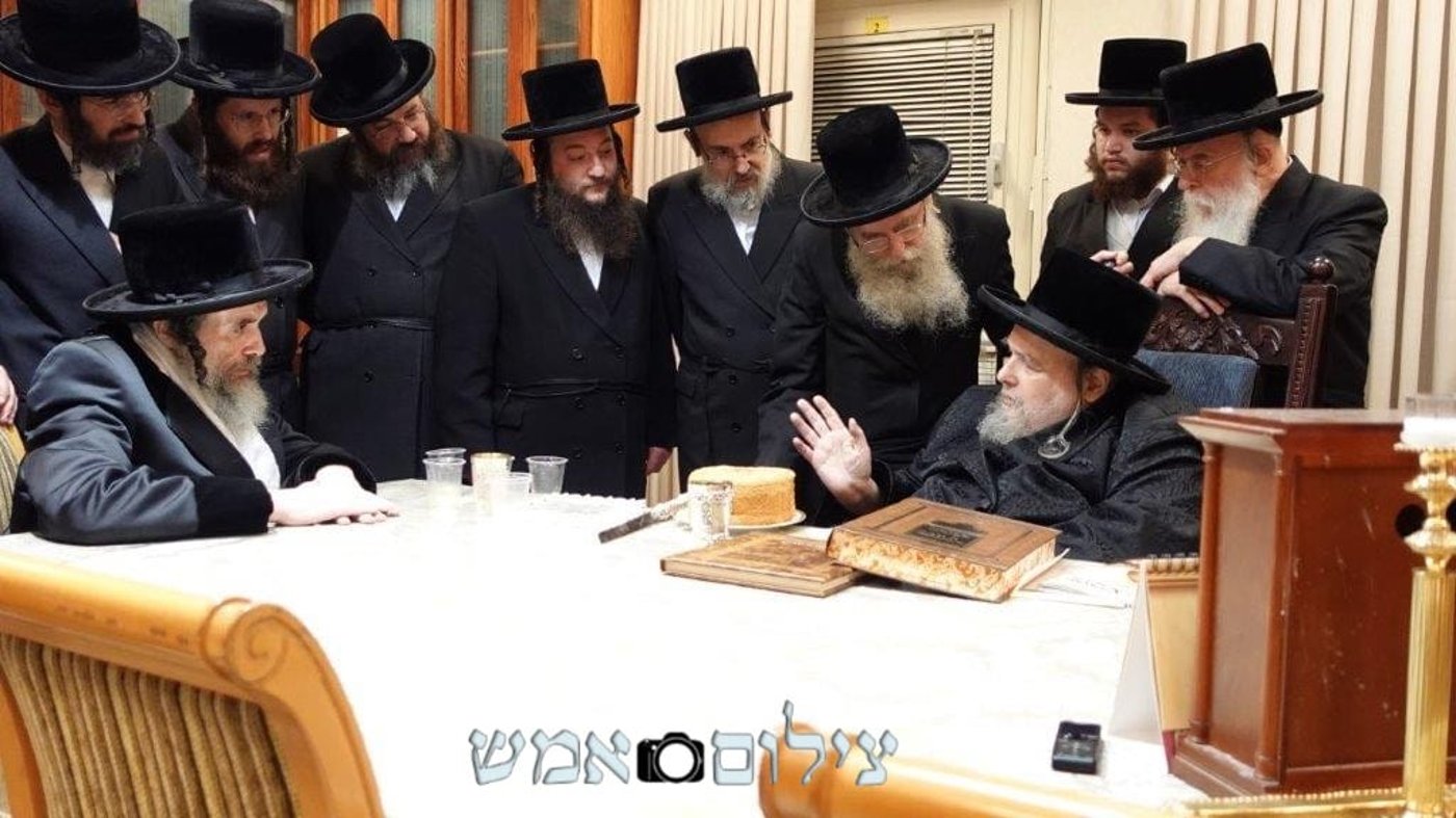 הגה"צ רבי חיים מאיר הגר אב"ד קריית ויז'ניץ בביקור אצל האדמו"ר מבעלזא